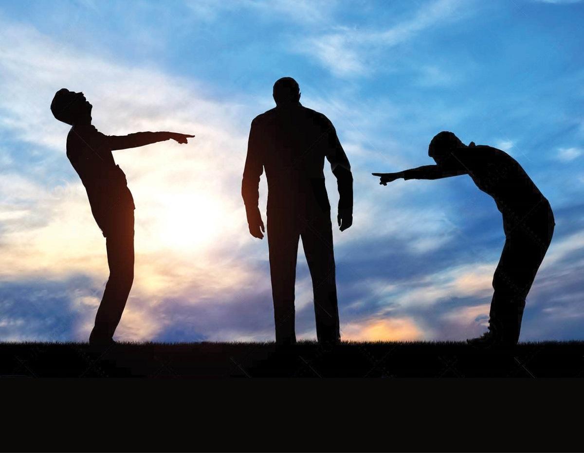 قران:گناهکاران،انسان خوب را مسخره میکن! با گوشه چشم به انها طعنه میزن! بهشون میگن گمراه!